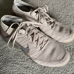 nike fly knit vapor max